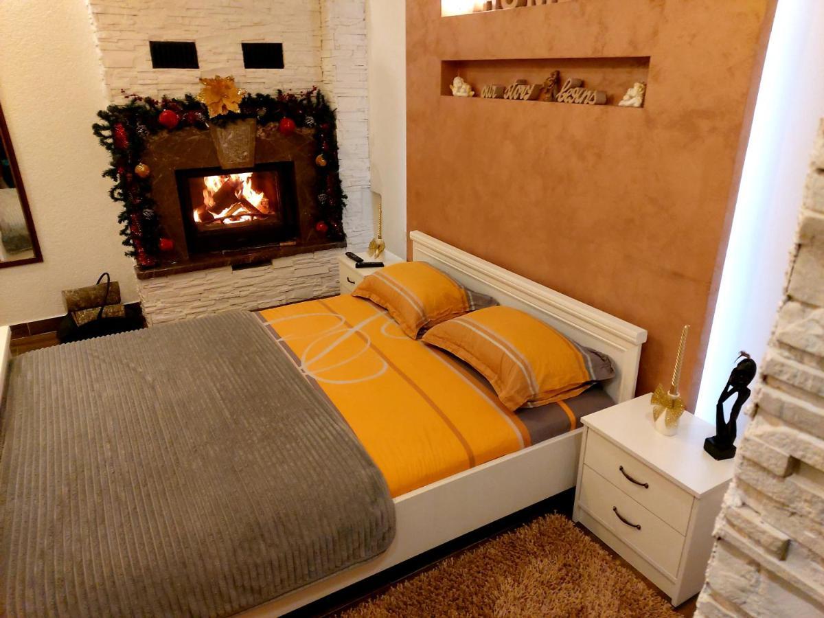 Apartmani Vuk Cetinje Ngoại thất bức ảnh