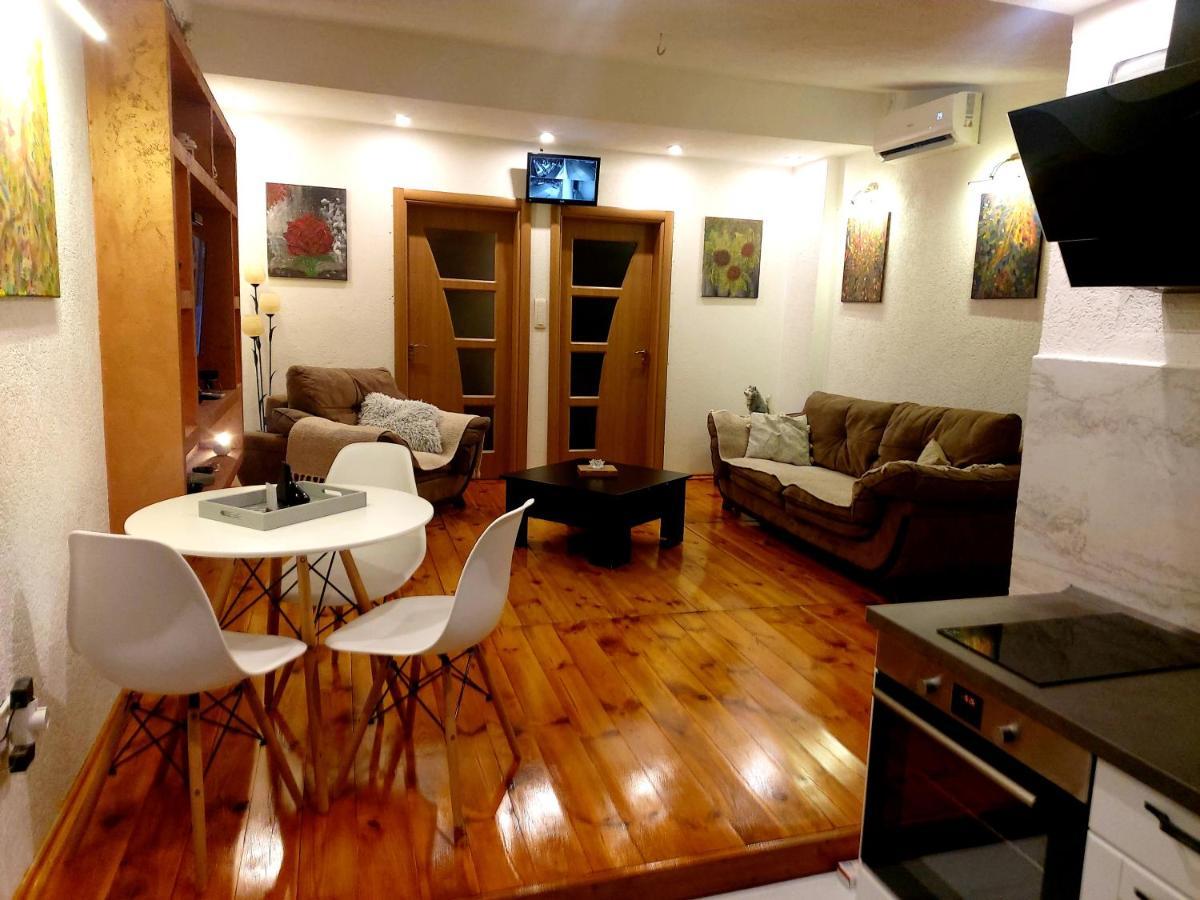 Apartmani Vuk Cetinje Ngoại thất bức ảnh