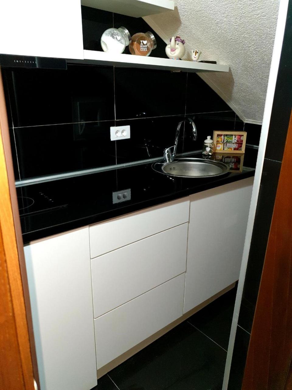 Apartmani Vuk Cetinje Ngoại thất bức ảnh
