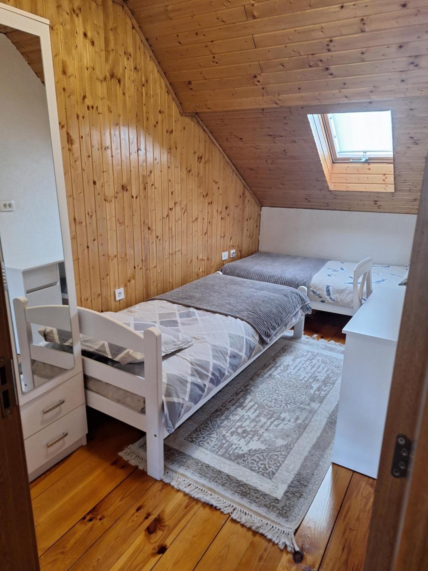 Apartmani Vuk Cetinje Ngoại thất bức ảnh