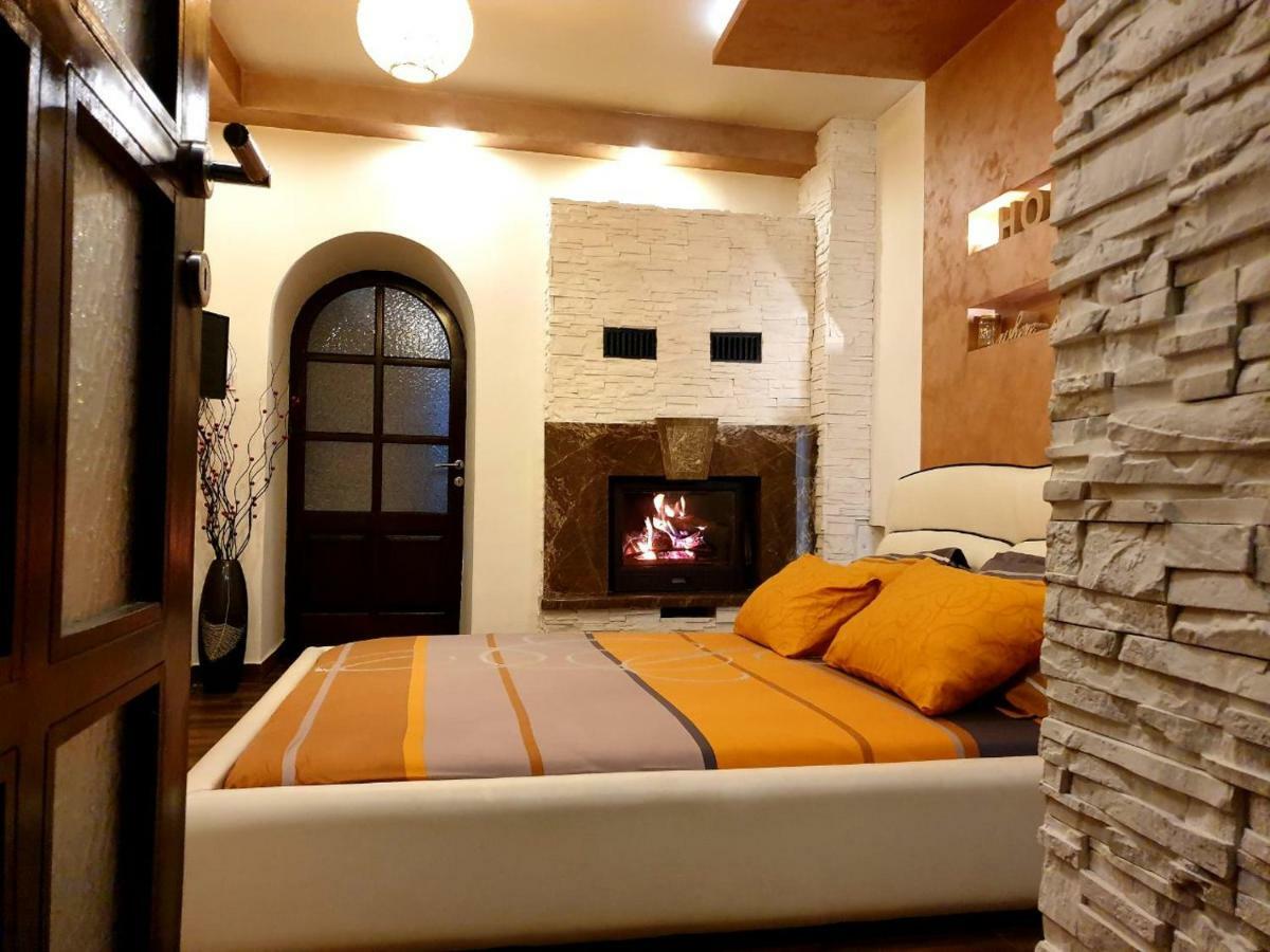 Apartmani Vuk Cetinje Ngoại thất bức ảnh